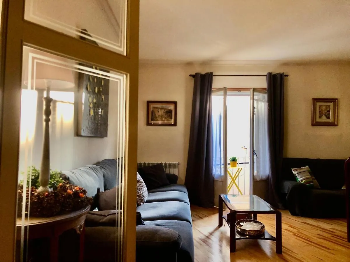 Maison Biscuit. Apartament A La Placa De La Vila Camprodon